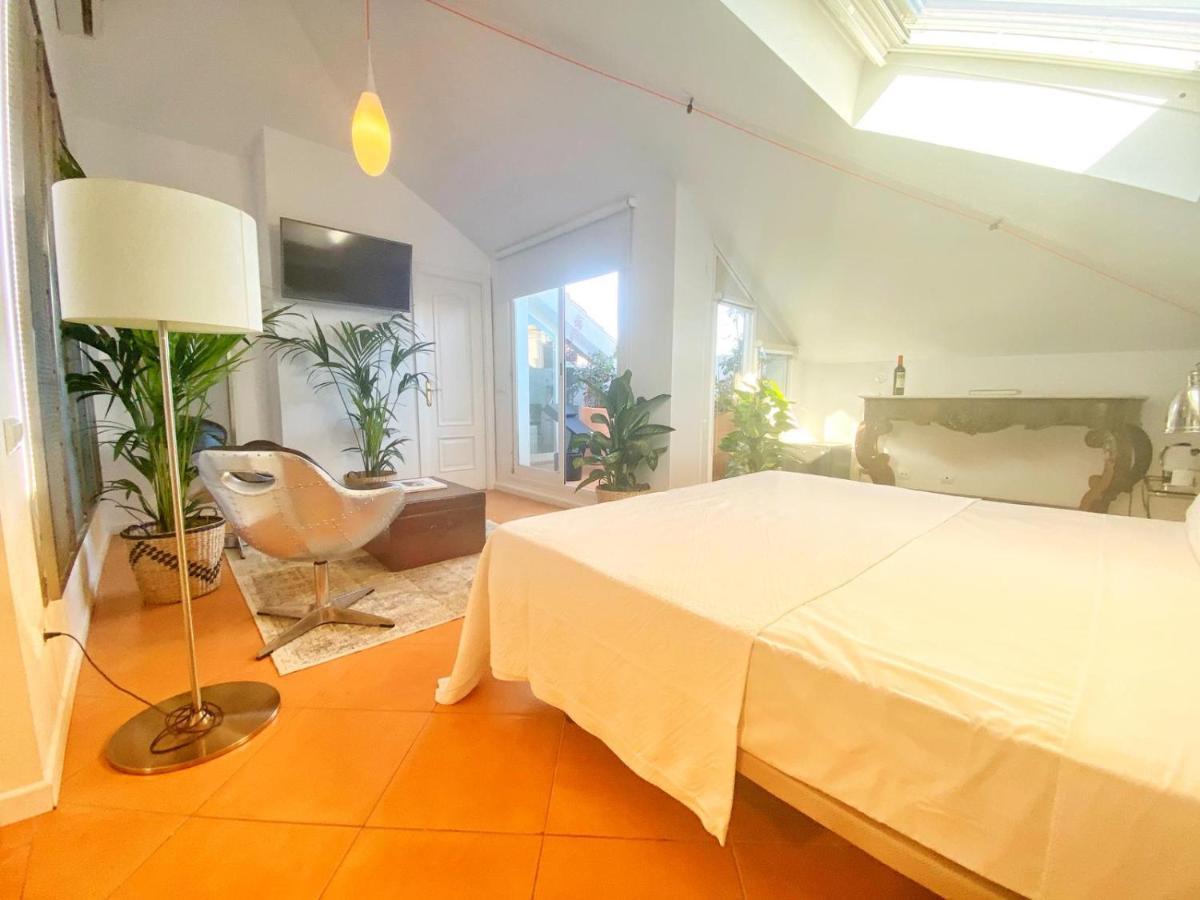 Molo 44 Suites Puerto Banus Marbella Bagian luar foto