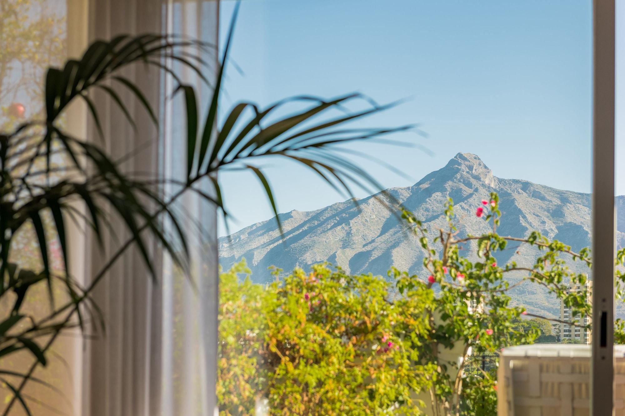 Molo 44 Suites Puerto Banus Marbella Bagian luar foto
