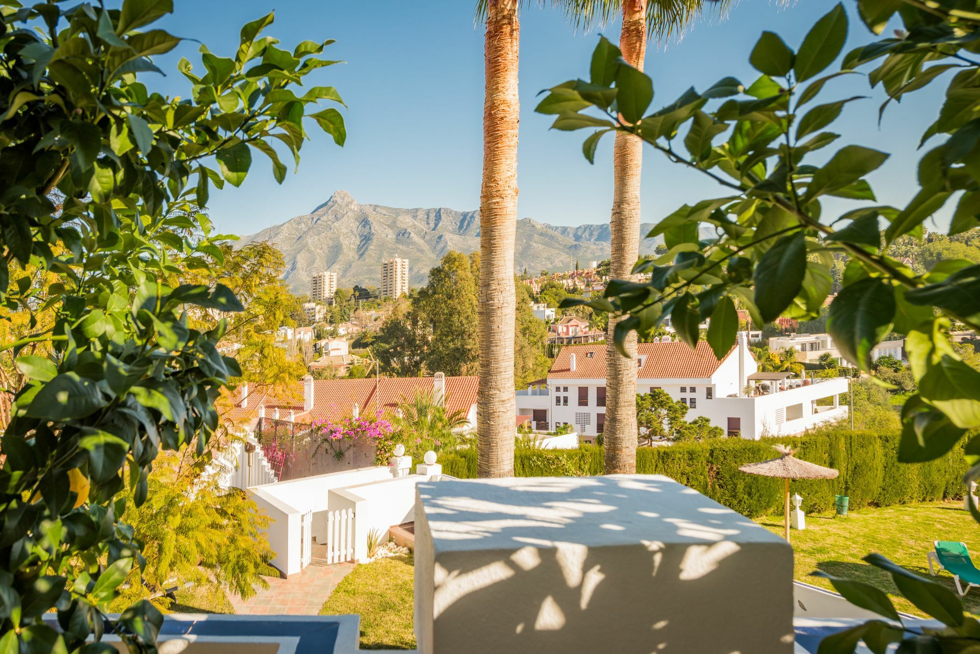 Molo 44 Suites Puerto Banus Marbella Bagian luar foto