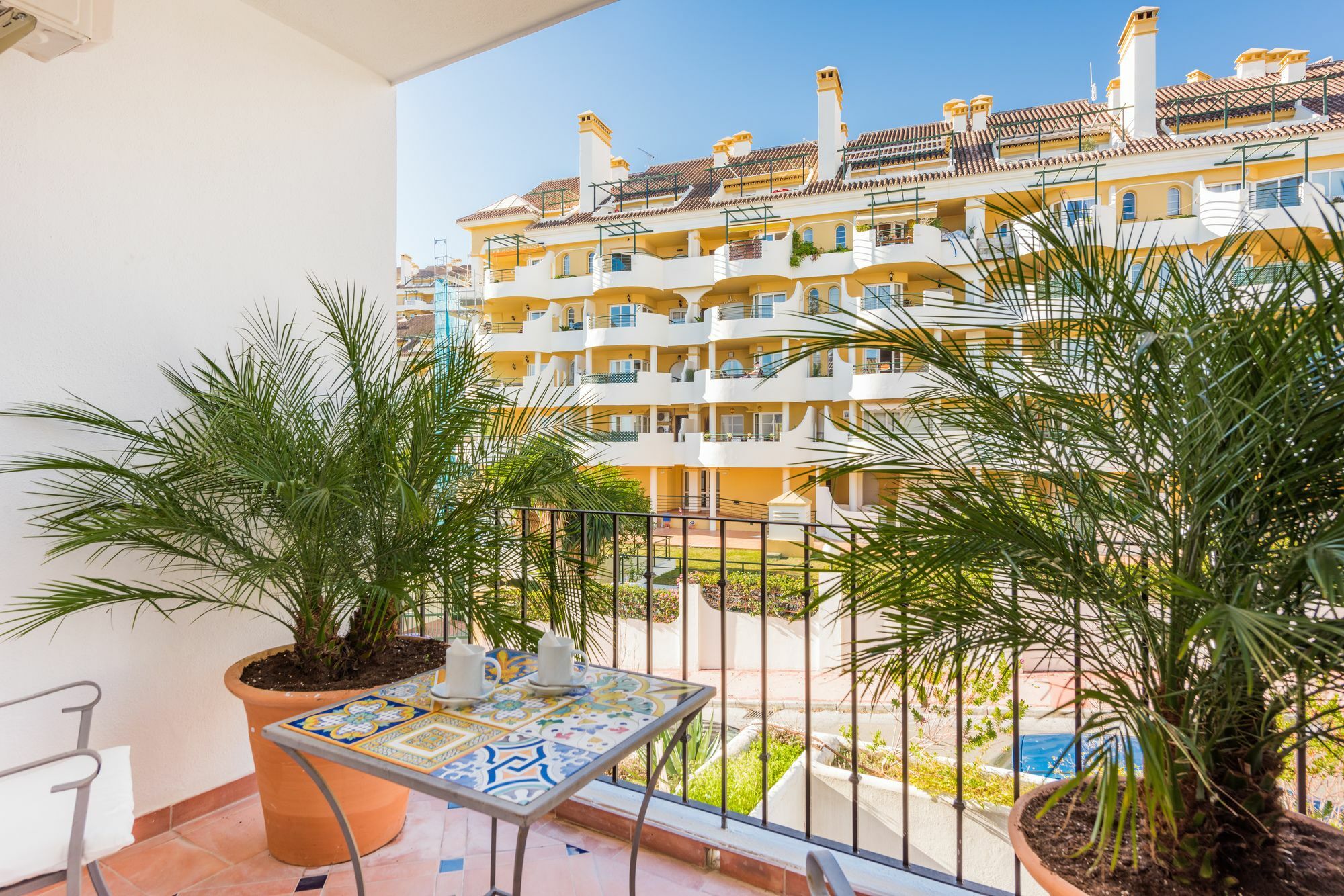 Molo 44 Suites Puerto Banus Marbella Bagian luar foto